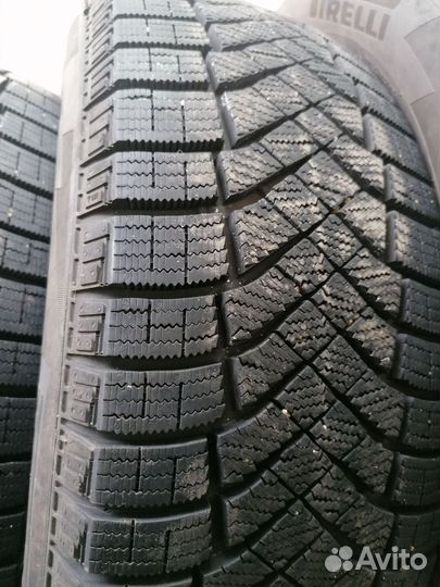 Pirelli Ice Zero FR 215/60 R17 T