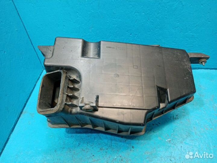 Корпус воздушного фильтра Nissan Maxima CA33