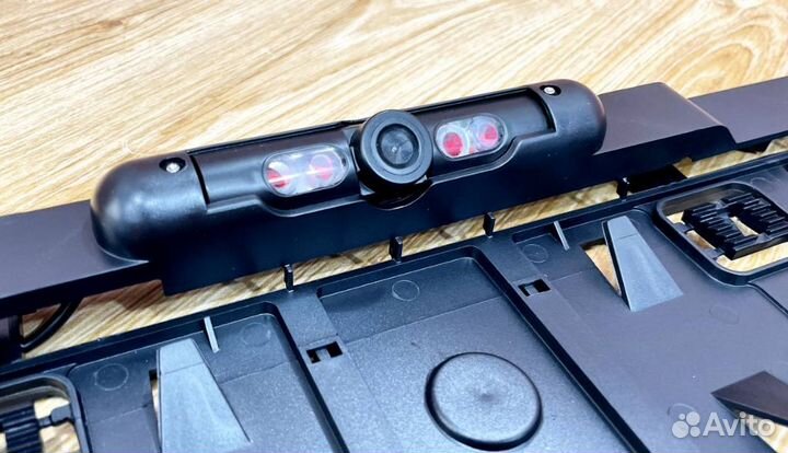 Номерная рамка с камерой заднего вида