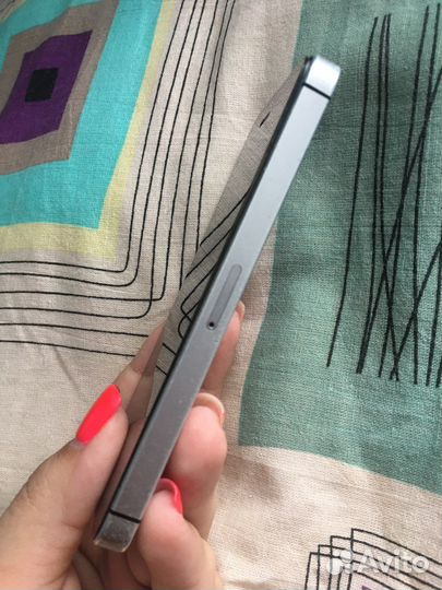 Телефон iPhone 5s