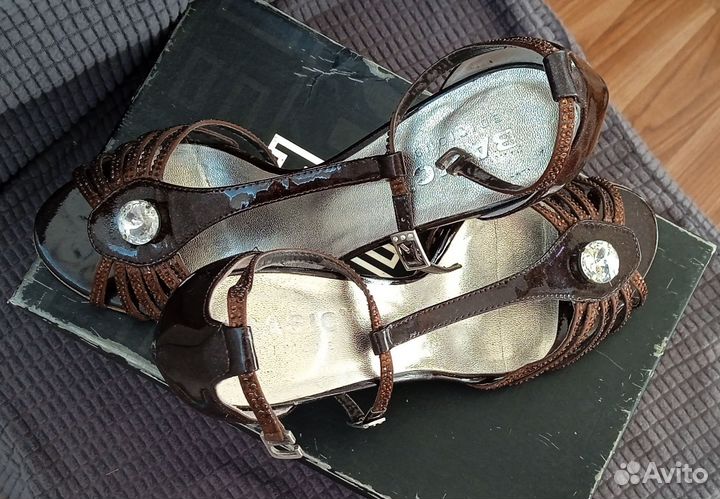 Праздничные босоножки Basic