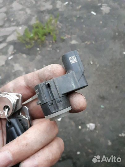 Датчик парковки пежо 3008/5008 Peugeot 3008/5008