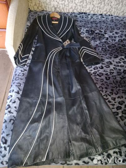 Кожаный плащ женский