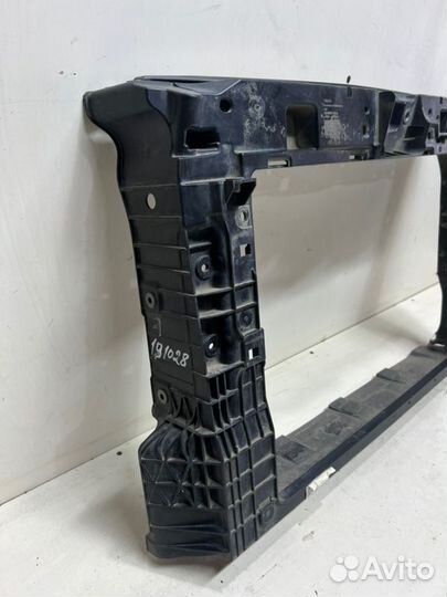 Рамка радиатора(телевизор) Volkswagen Polo 6 2020