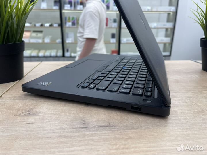 Dell i5-5300U/6gb DDR3/120SSD