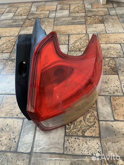 Задний правый фонарь на X-Ray