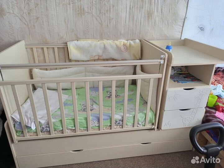 Детская кроватка трансформер с маятником