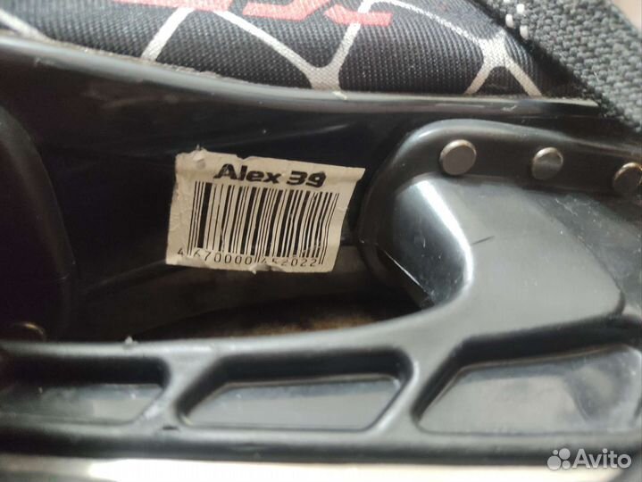 Коньки хоккейные 39 размер