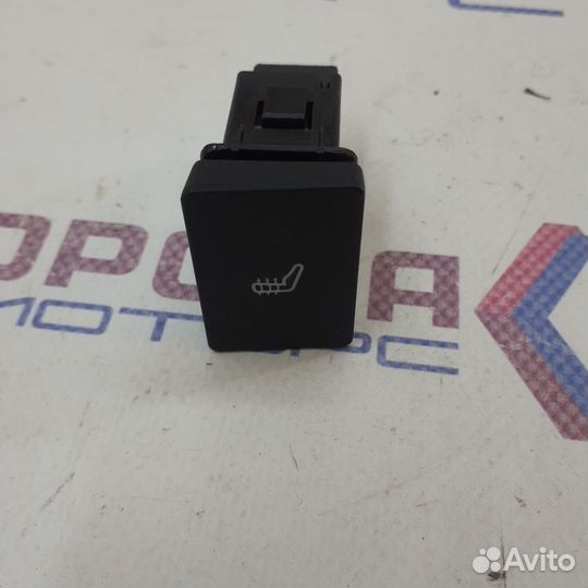 Кнопка обогрева сиденья водителя