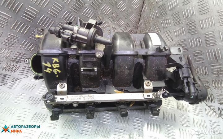 Коллектор впускной Opel Astra J 2010