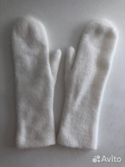 Белые пуховые варежки ручной работы