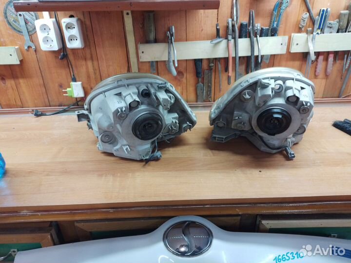 Фары тойота сиента 2005Г