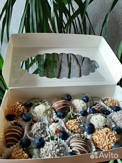 Подарок девушке клубника в шоколаде