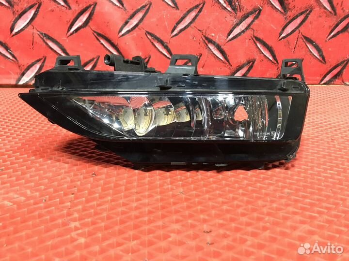 Птф правая Skoda Rapid 2