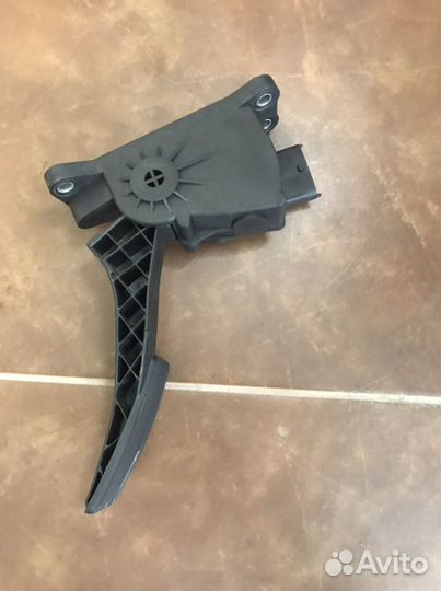 Педаль газа Лада Гранта