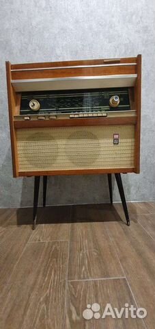 Раритетный проигрыватель пластинок