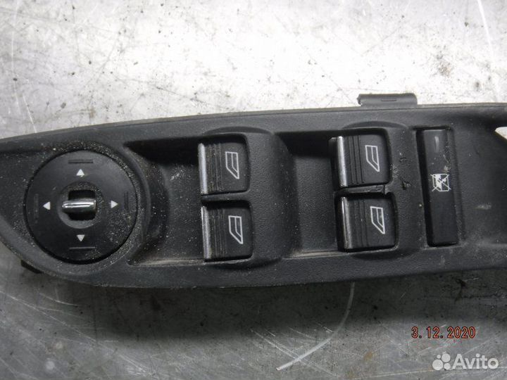 Блок управления стеклоподъемниками Ford Focus 3