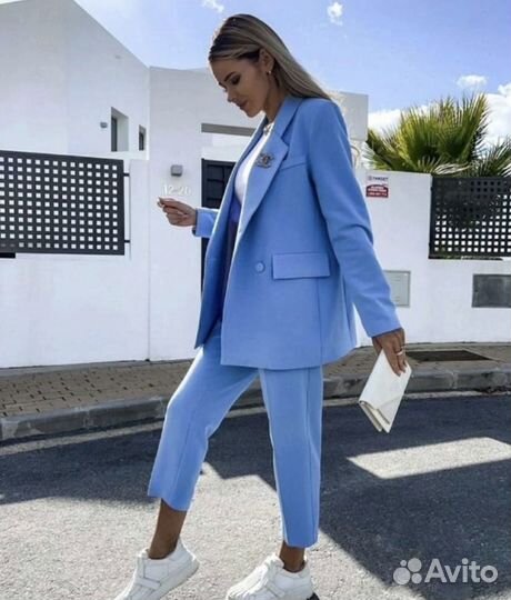 Брючный деловой костюм 44-46