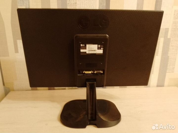 Монитор для компьютера LG 20M47D 20 дюймов