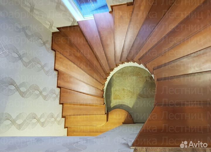 Лестница на металлическом каркасе