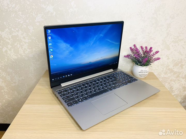 Свежий, 8 ядерный ноутбук (SSD/ IPS/ 8 гб)