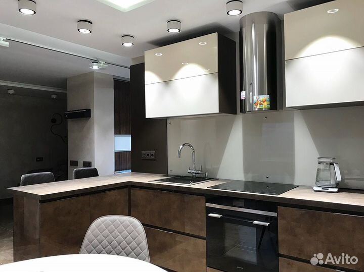 Современный кухонный гарнитур