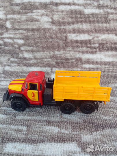 Детская игрушка грузовик ЗИЛ
