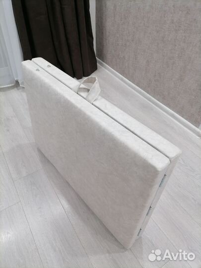 Кушетка для наращивания ресниц