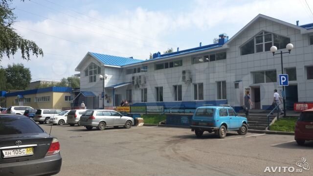 Торговое помещение, 700 м²