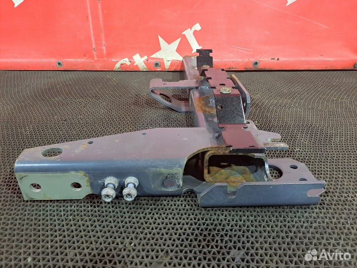 Кронштейн переднего крыла задний левый Daf XF105