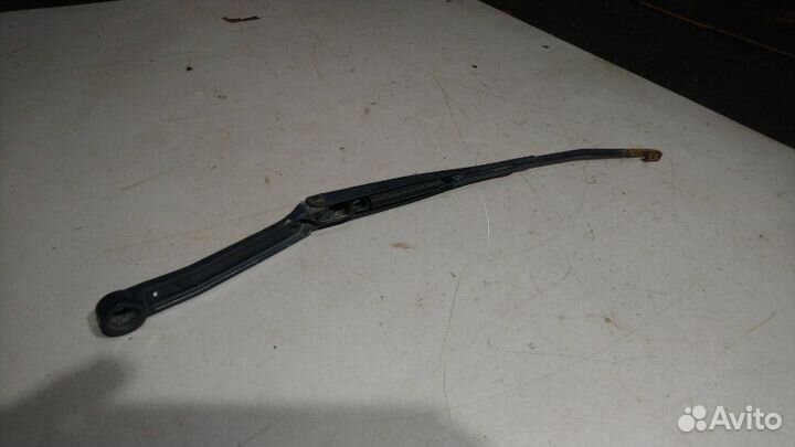 Поводок дворников правый Mazda Tribute 2.0 YF 2001