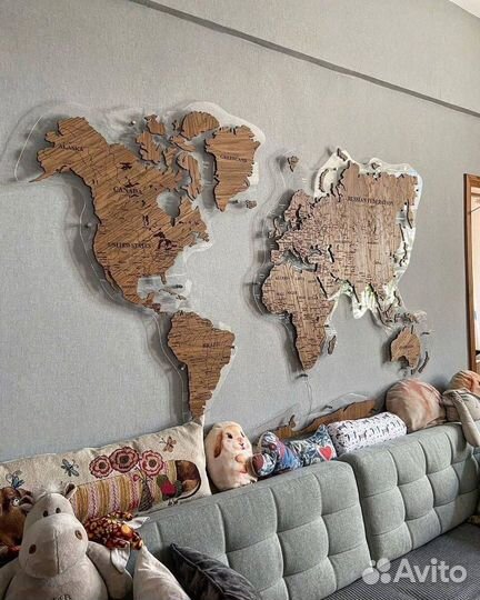 Деревянная карта мира