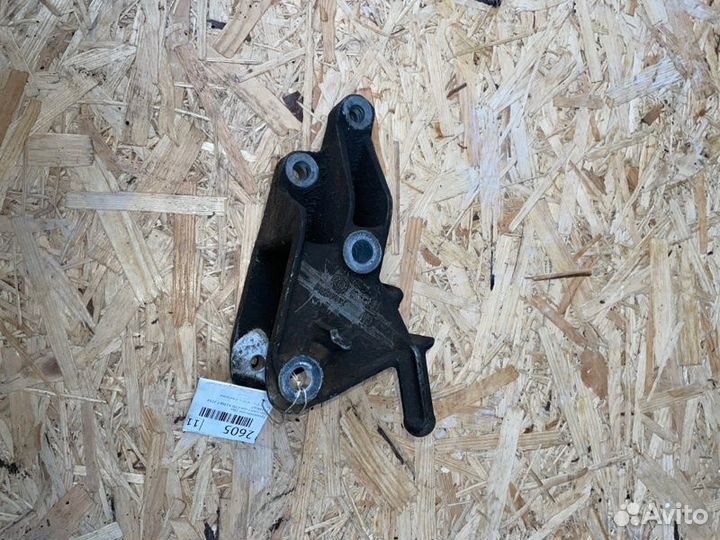 Кронштейн АКПП задний Chevrolet Cruze J300 A14NET