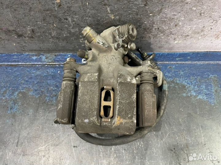 Суппорт задний левый Honda Civic 8 4D FD