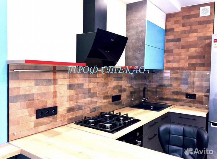 Стеклянные прозрачные фартуки (скинали, экран)