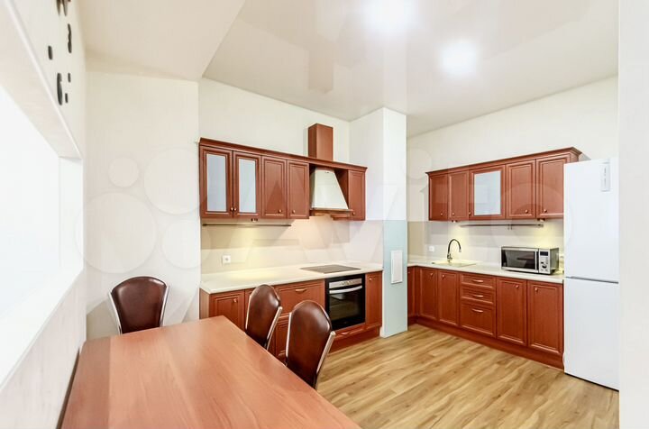 2-к. квартира, 90 м², 7/18 эт.