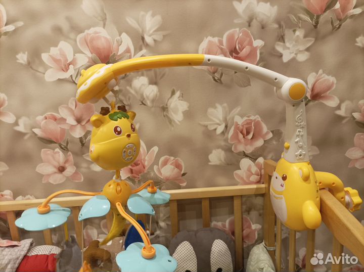 Мобиль на кроватку с пультом+2й комплект игрушек