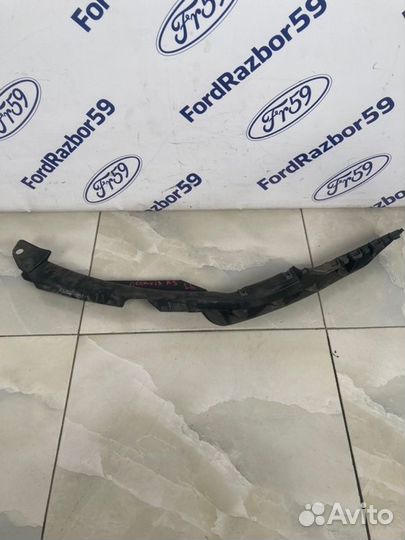 Кронштейн бампера передний левый Skoda Octavia A5