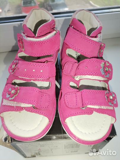 Сандалии для девочки