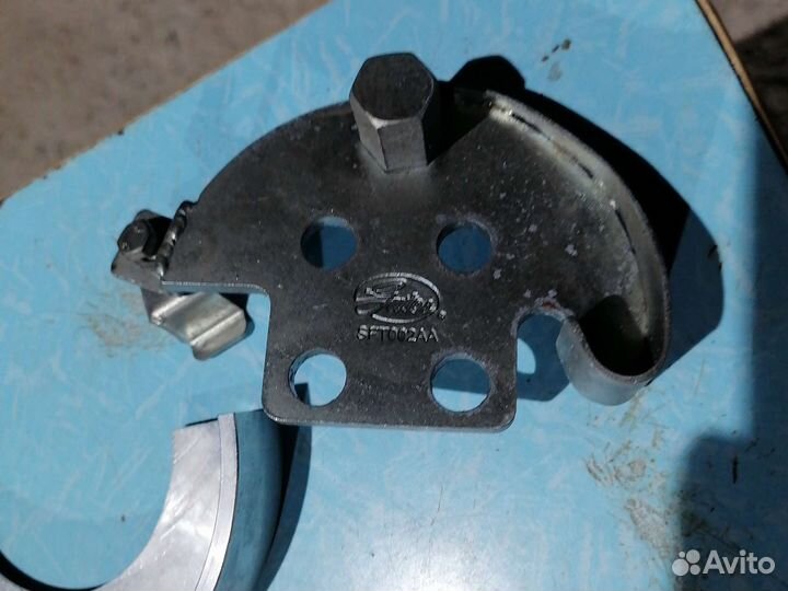 Натяжитель ремней навесного оборудования