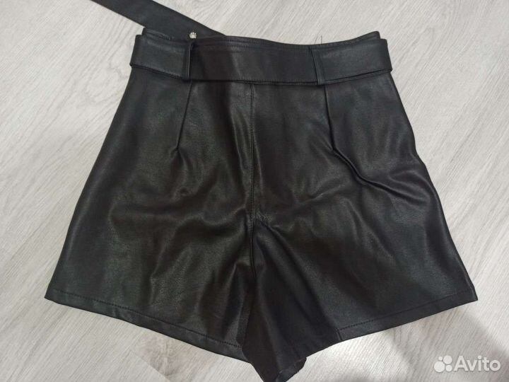 Кожаные шорты 44-46