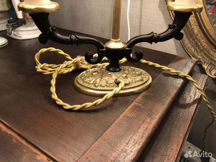 Светильник настольный