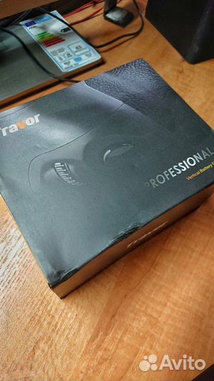 Батарейный блок Travor для Canon с lp-e17