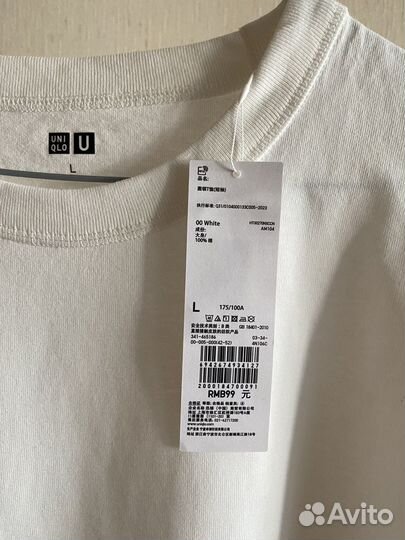 Белая футболка uniqlo u