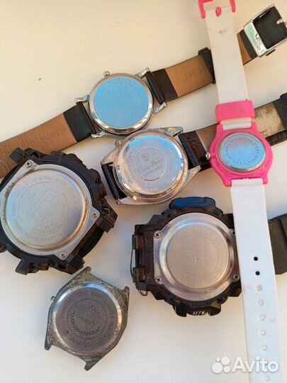 Часы разные электронные кварцевые одним лотом
