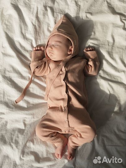 Шапочка-гномик шоколад 0-1 мес Awww.moscow