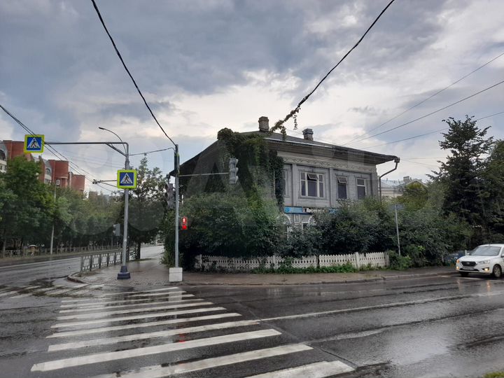 Здание, 400 м²