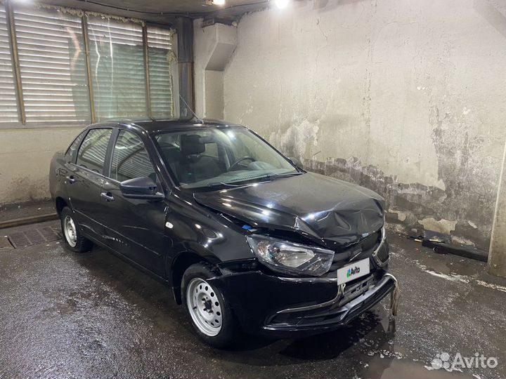 LADA Granta 1.6 МТ, 2019, битый, 27 816 км
