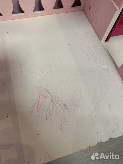 Большой кукольный домик с мебелью