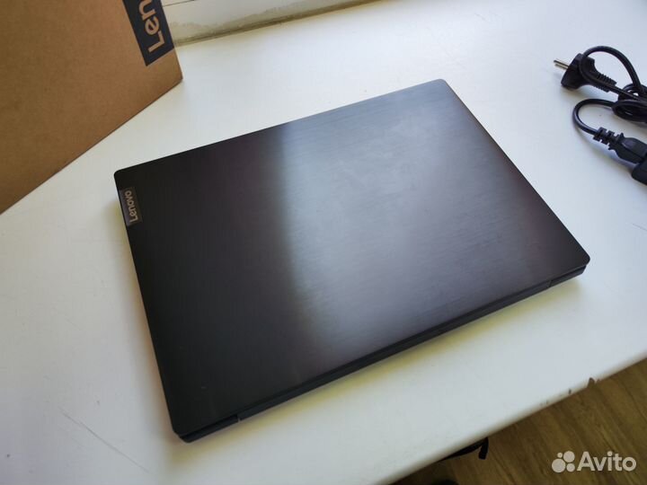 Современный Lenovo 15.6